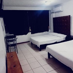 Habitación con 2 Camas Individuales